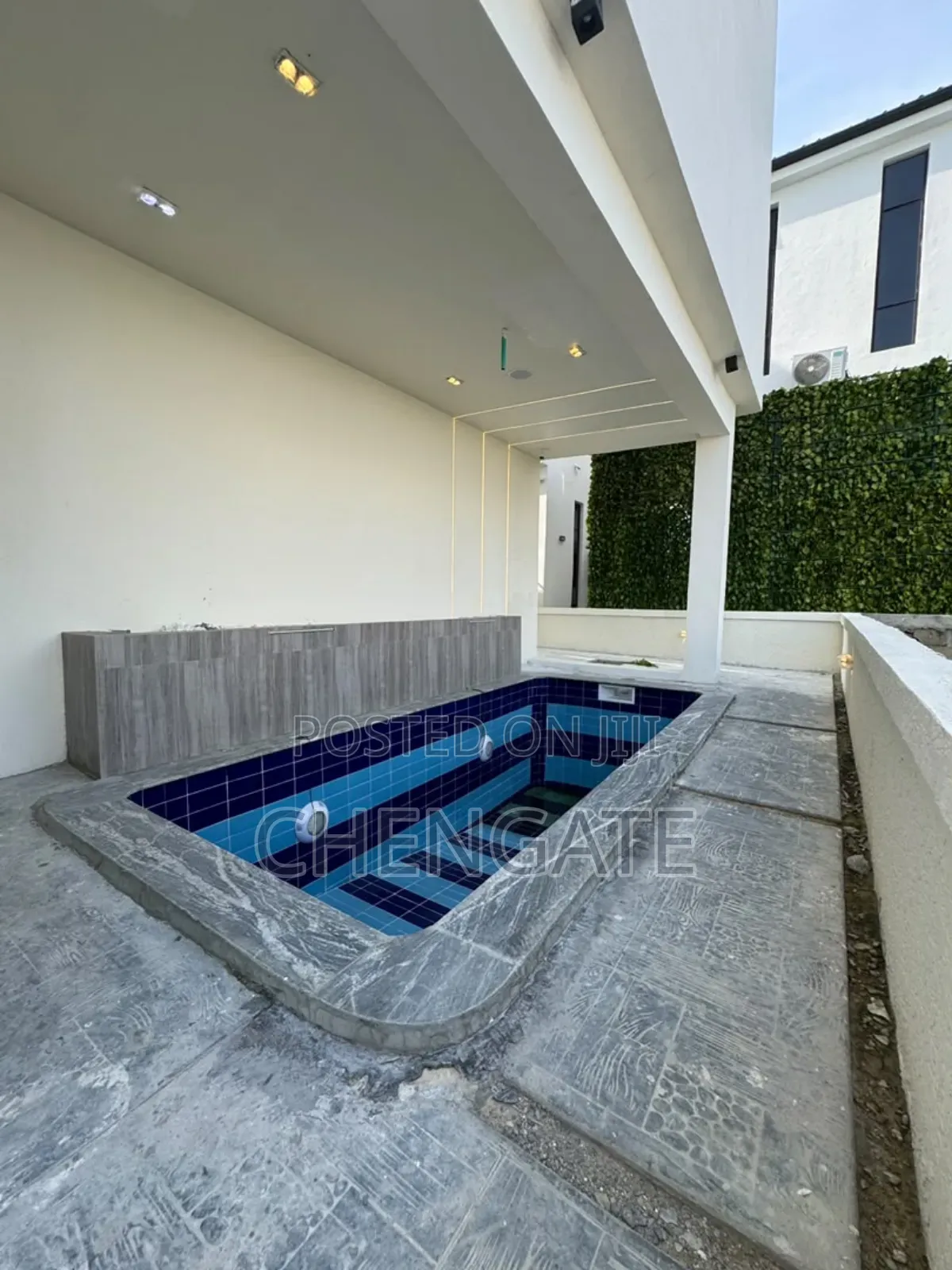 5bdrm Duplex in Lekki Expressway for sale
