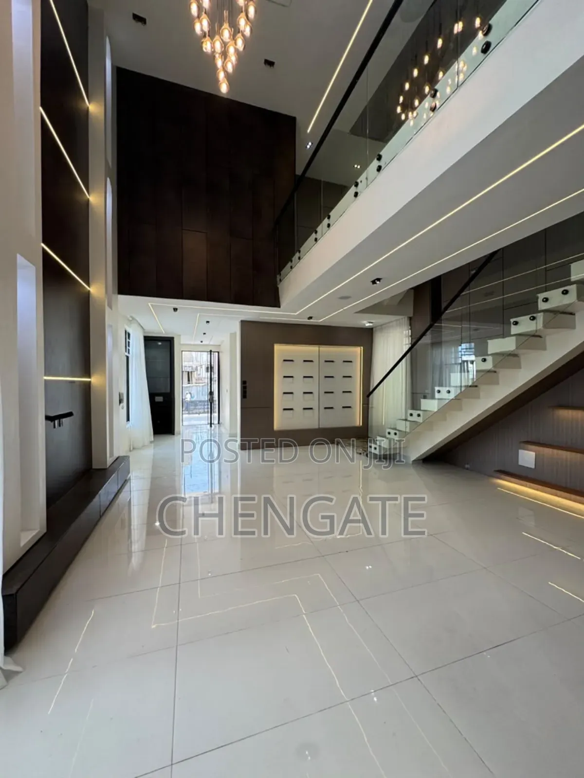 5bdrm Duplex in Lekki Expressway for sale