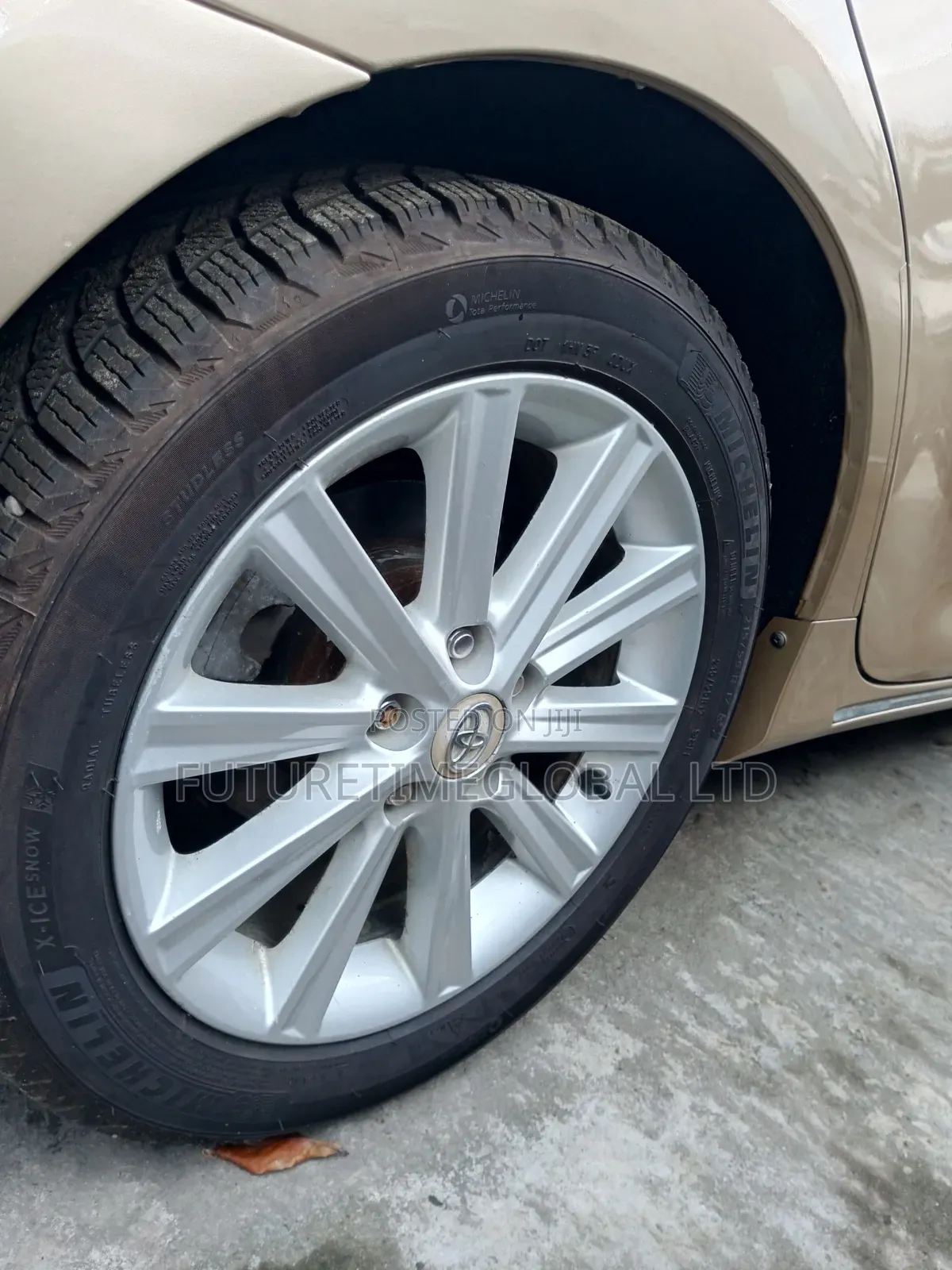 Toyota Camry 2014 Gold