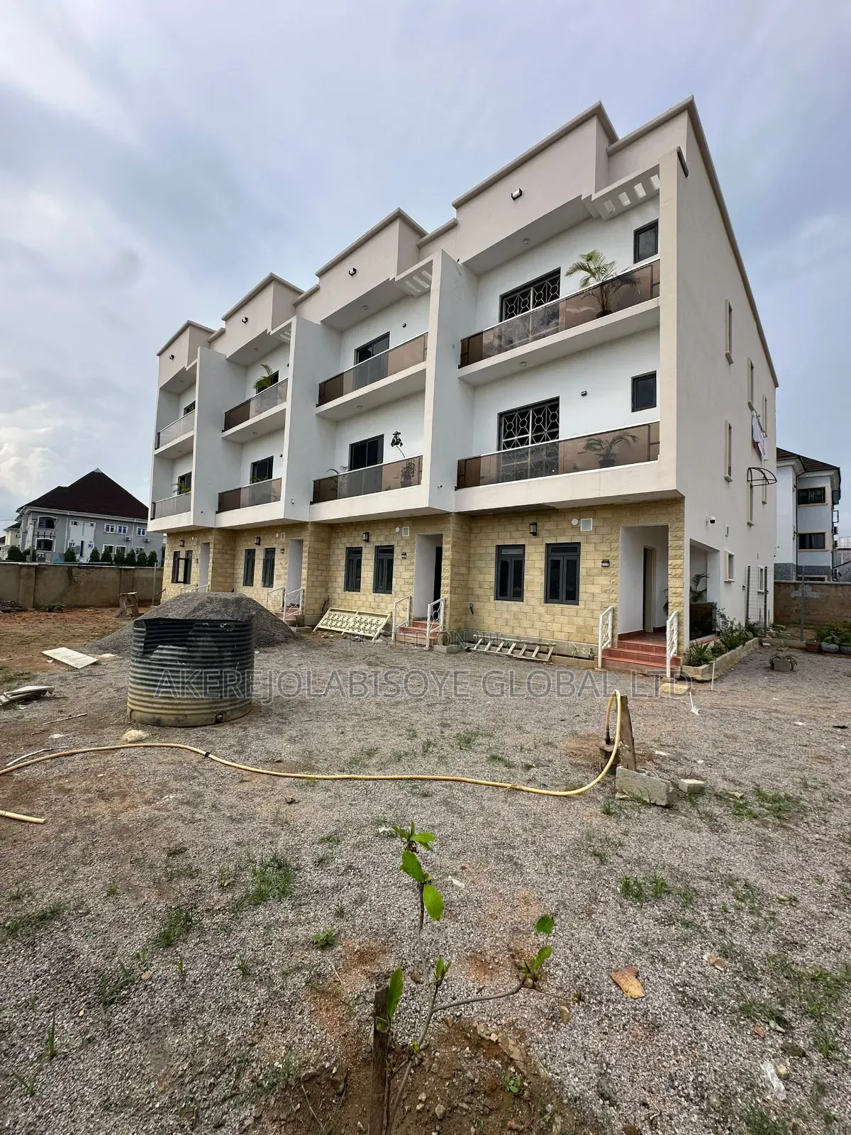 4bdrm Duplex in Jahi for sale