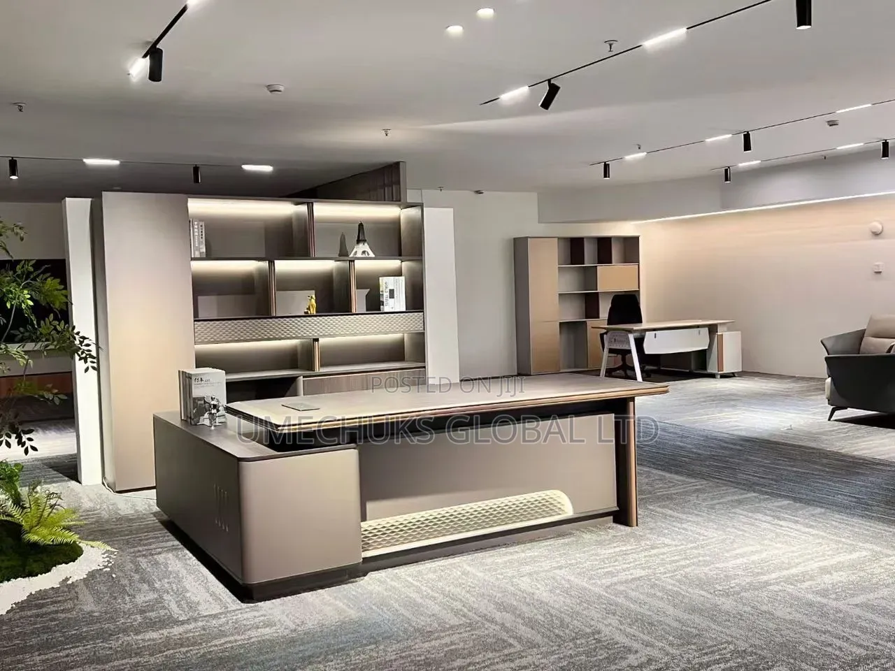 Executive 2.4 Office Table With Bookshelf