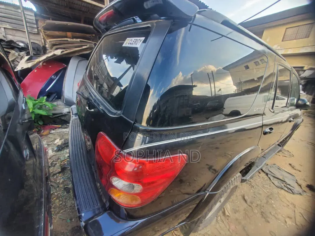 Toyota Sequoia 2004 Black