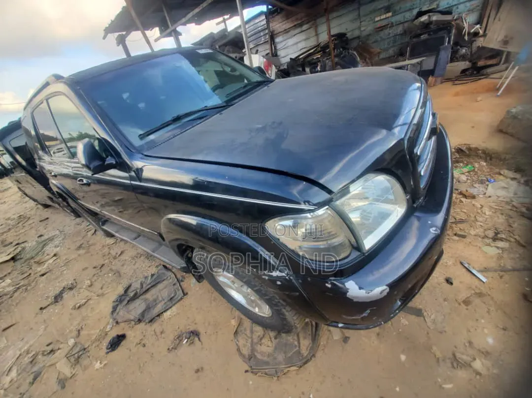 Toyota Sequoia 2004 Black