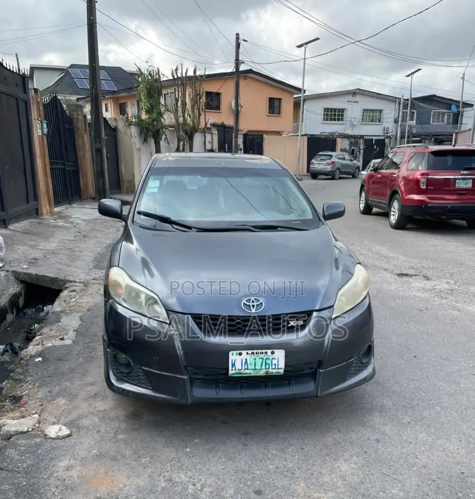 Toyota Matrix 2010 Gray
