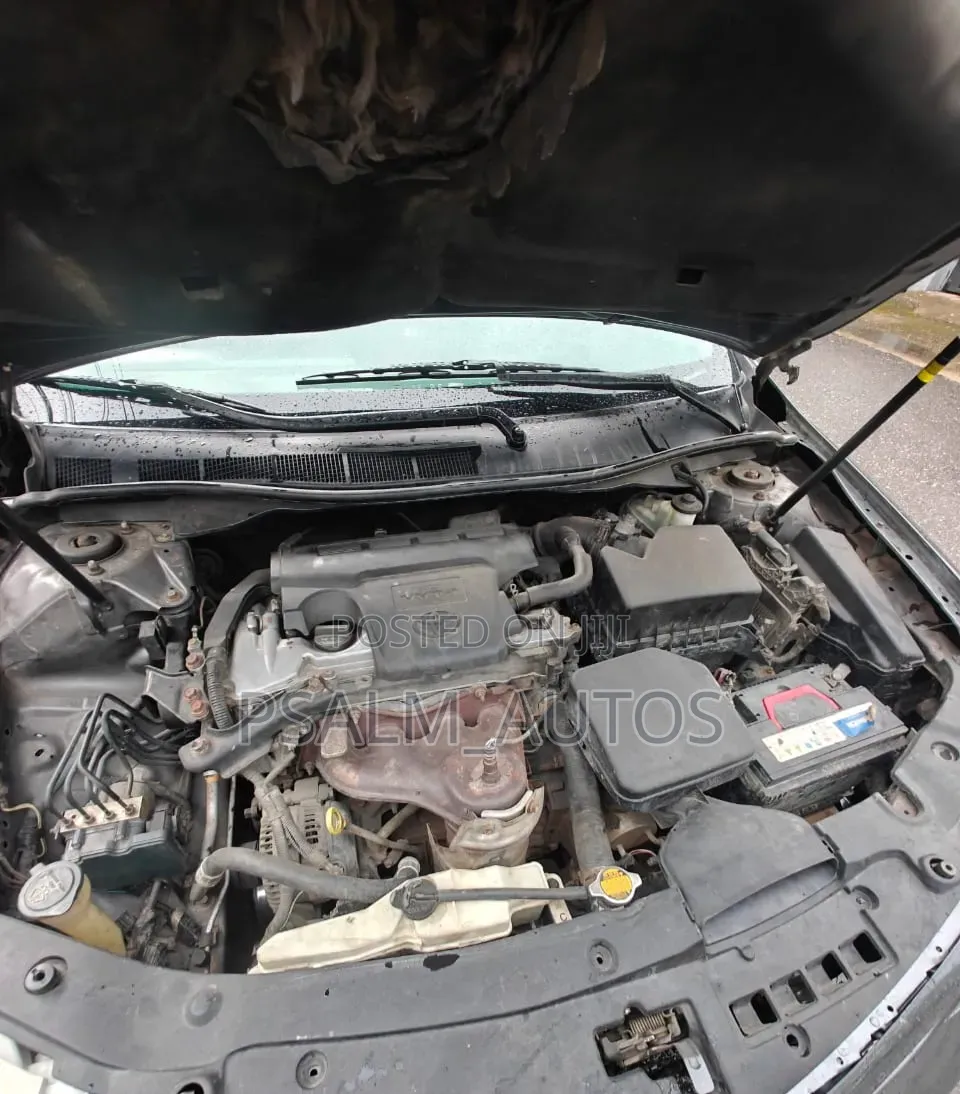 Toyota Camry SE 4dr Sedan (2.5L 4cyl 6A) 2013 Gray
