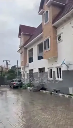 4bdrm Duplex in Dape for sale