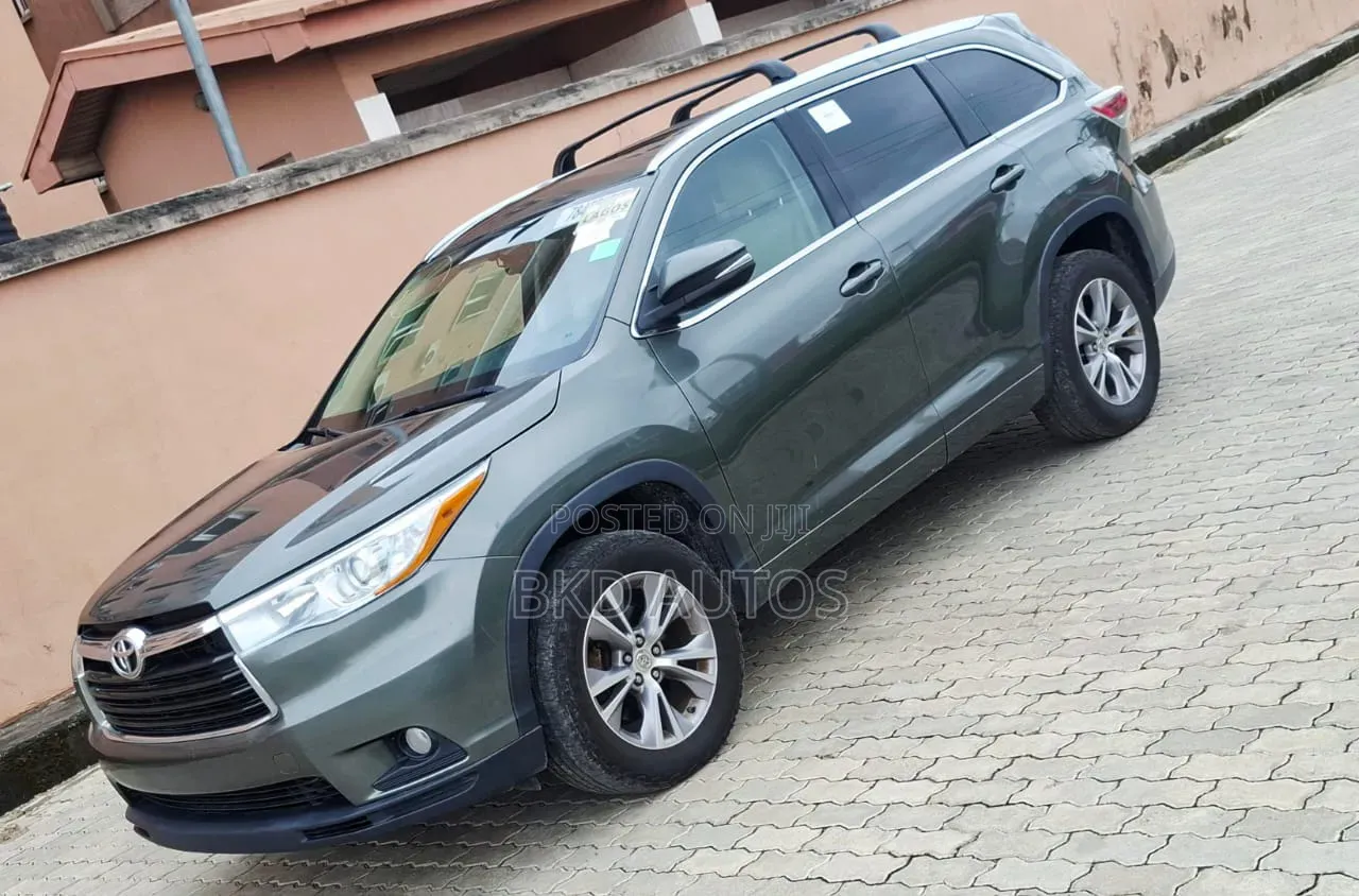 Toyota Highlander XLE 4dr SUV AWD (3.5L 6cyl 6A) 2015 Green