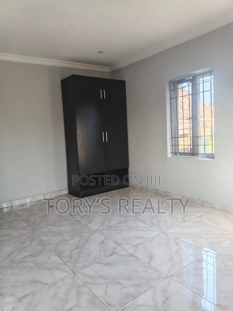 3bdrm Apartment in Lekki Phase 1 for rent