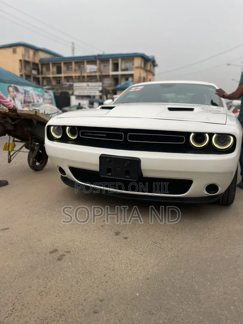 Dodge Challenger 2016 White