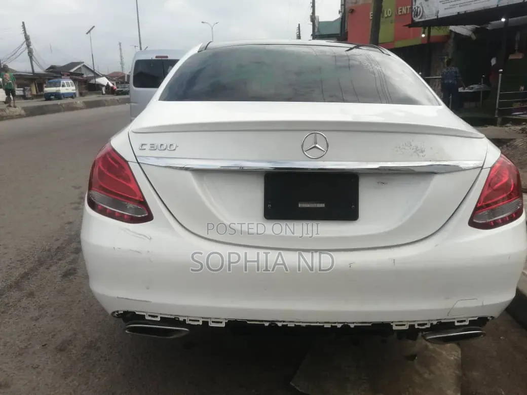 Mercedes-Benz C300 2016 White