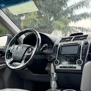 Toyota Camry XLE 4dr Sedan (2.5L 4cyl 6A) 2013 Gray