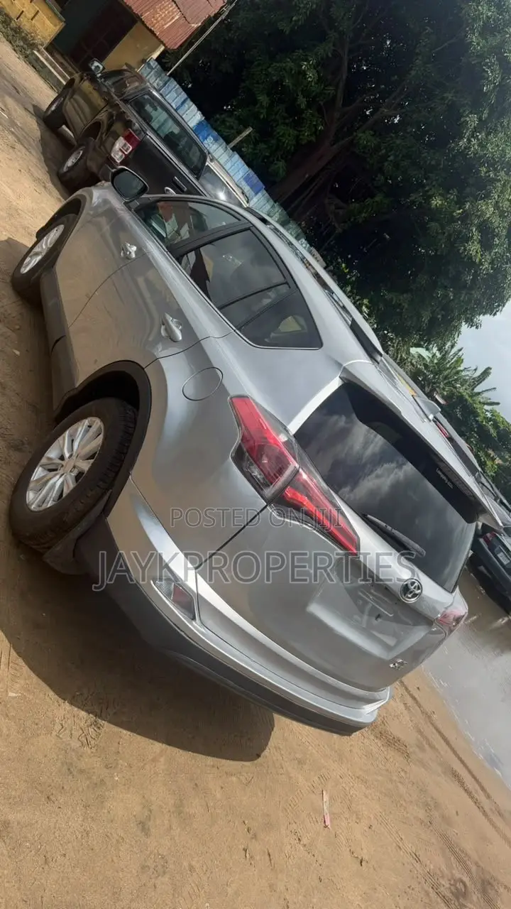 Toyota RAV4 2018 Gray