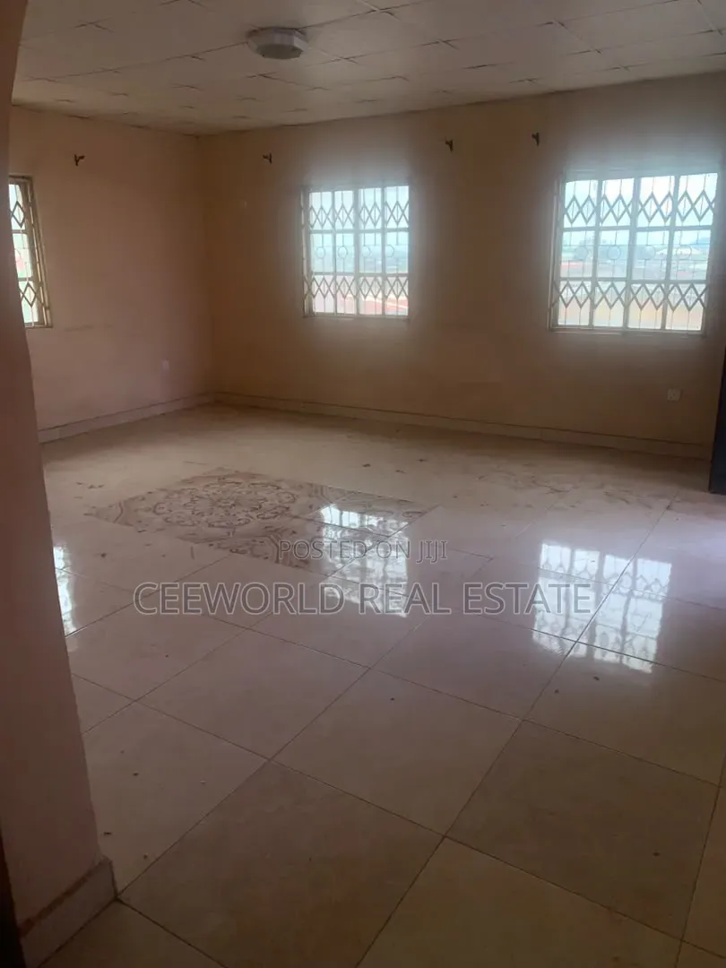 3bdrm Apartment in Fodacis, CHallenge / Ibadan for rent
