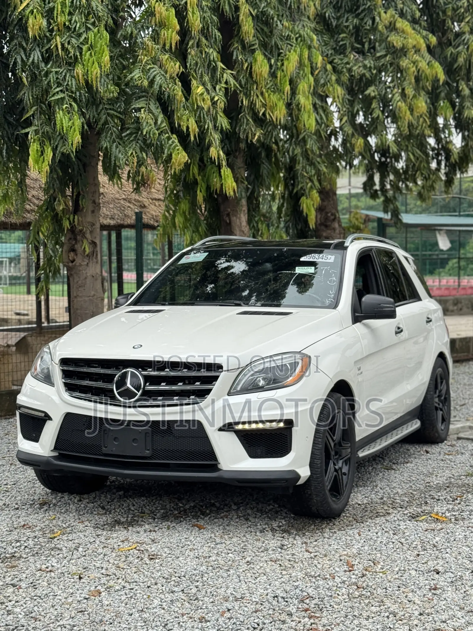 Mercedes-Benz M Class ML63 AMG 4dr SUV AWD (5.5L 8cyl Turbo 7A) 2015