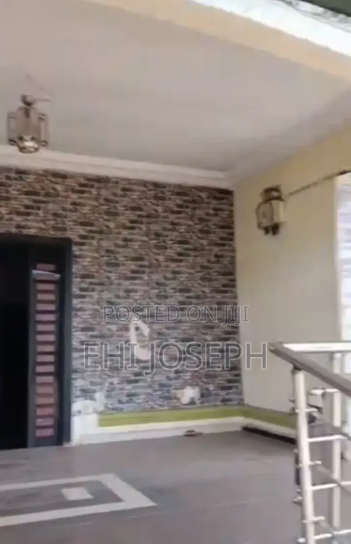 4bdrm Bungalow in Benin City for sale