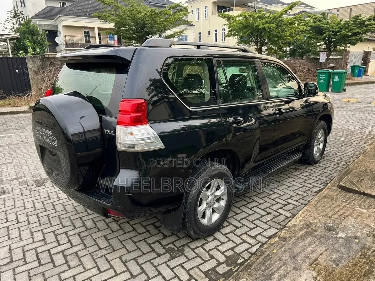 Toyota Land Cruiser Prado 2.7 i 2012 Black