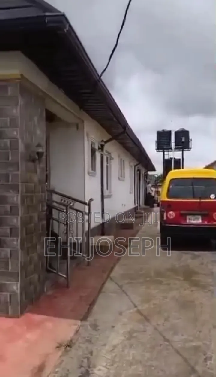 3bdrm Block of Flats in Benin City for sale