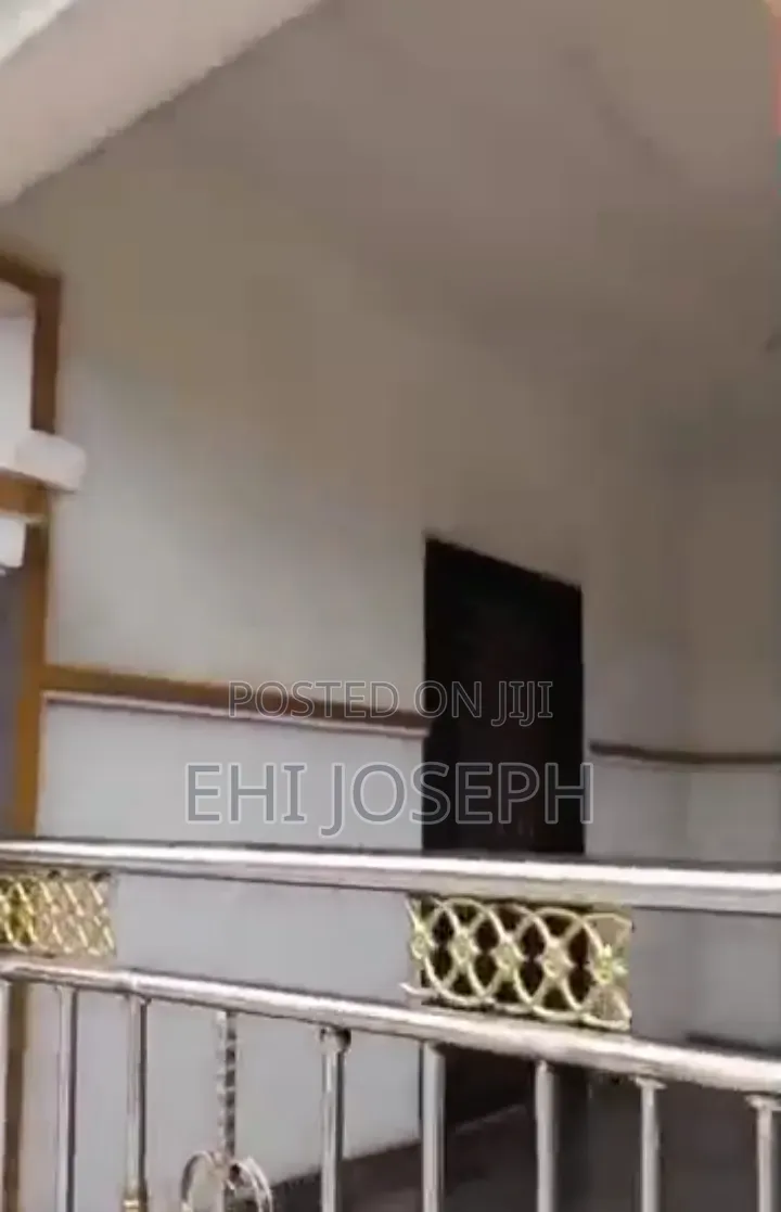 3bdrm Block of Flats in Benin City for sale