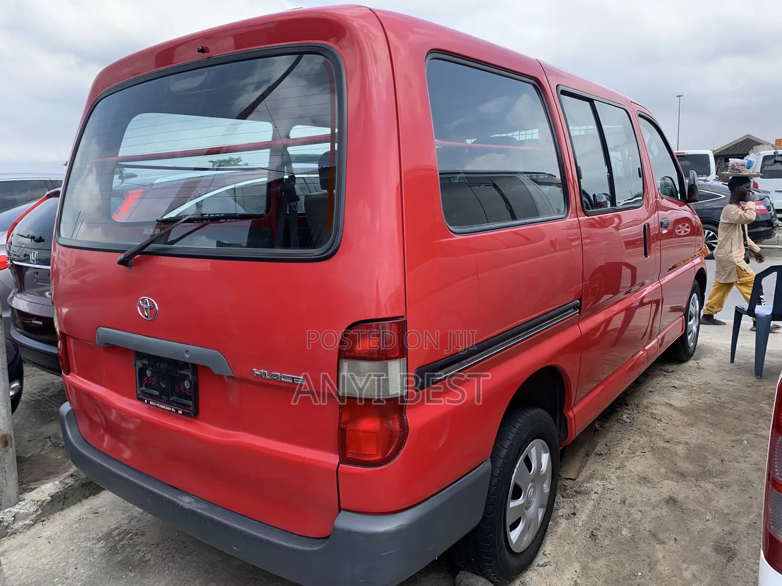 Toyota HiAce 2004 Red