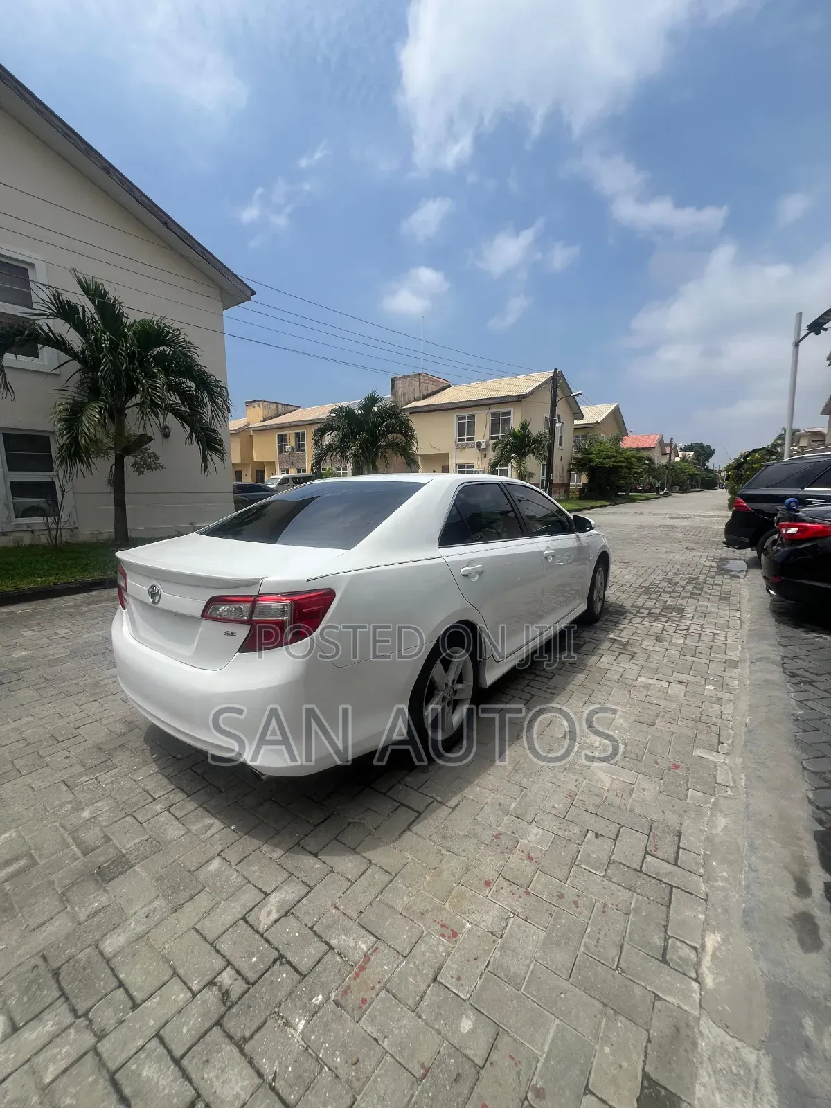 Toyota Camry SE 4dr Sedan (2.5L 4cyl 6A) 2014 White