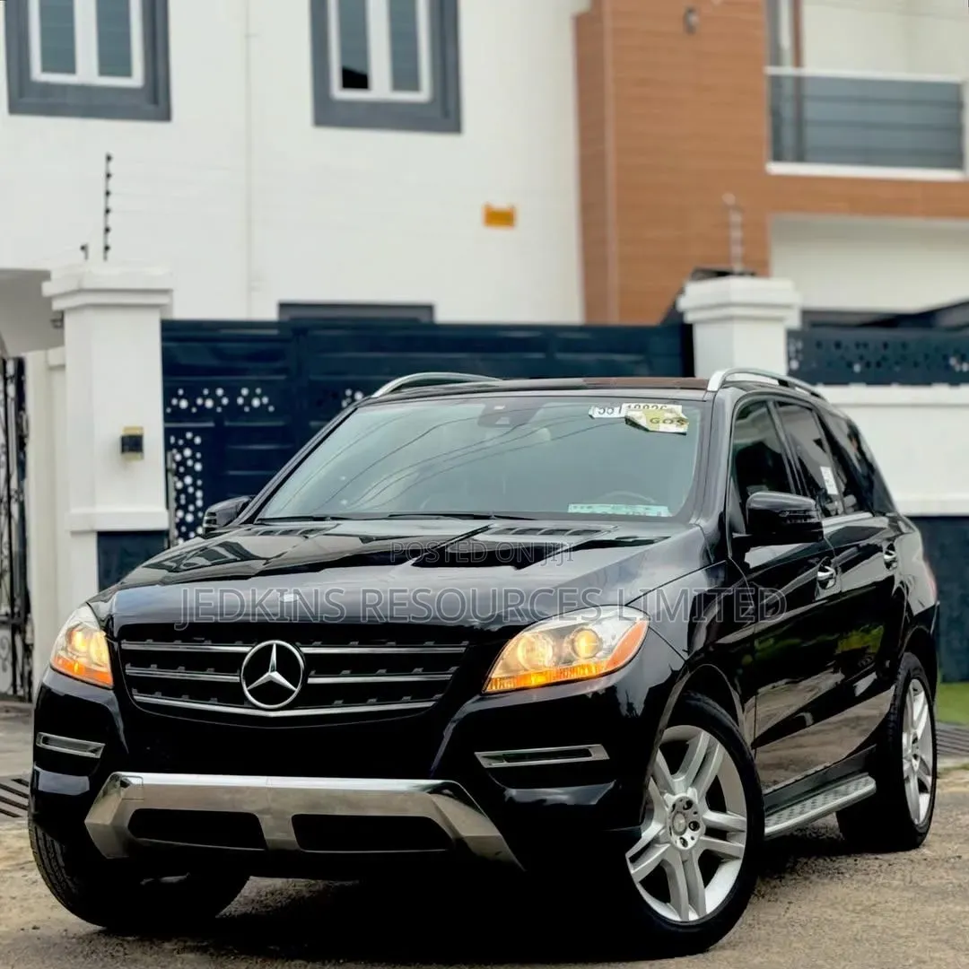 Mercedes-Benz M Class ML350 4dr SUV (3.5L 6cyl 7A) 2015 Black