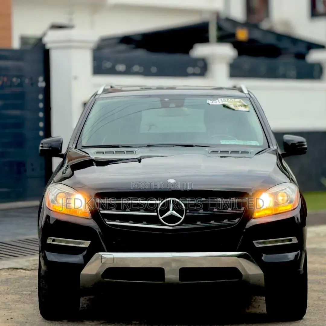 Mercedes-Benz M Class ML350 4dr SUV (3.5L 6cyl 7A) 2015 Black