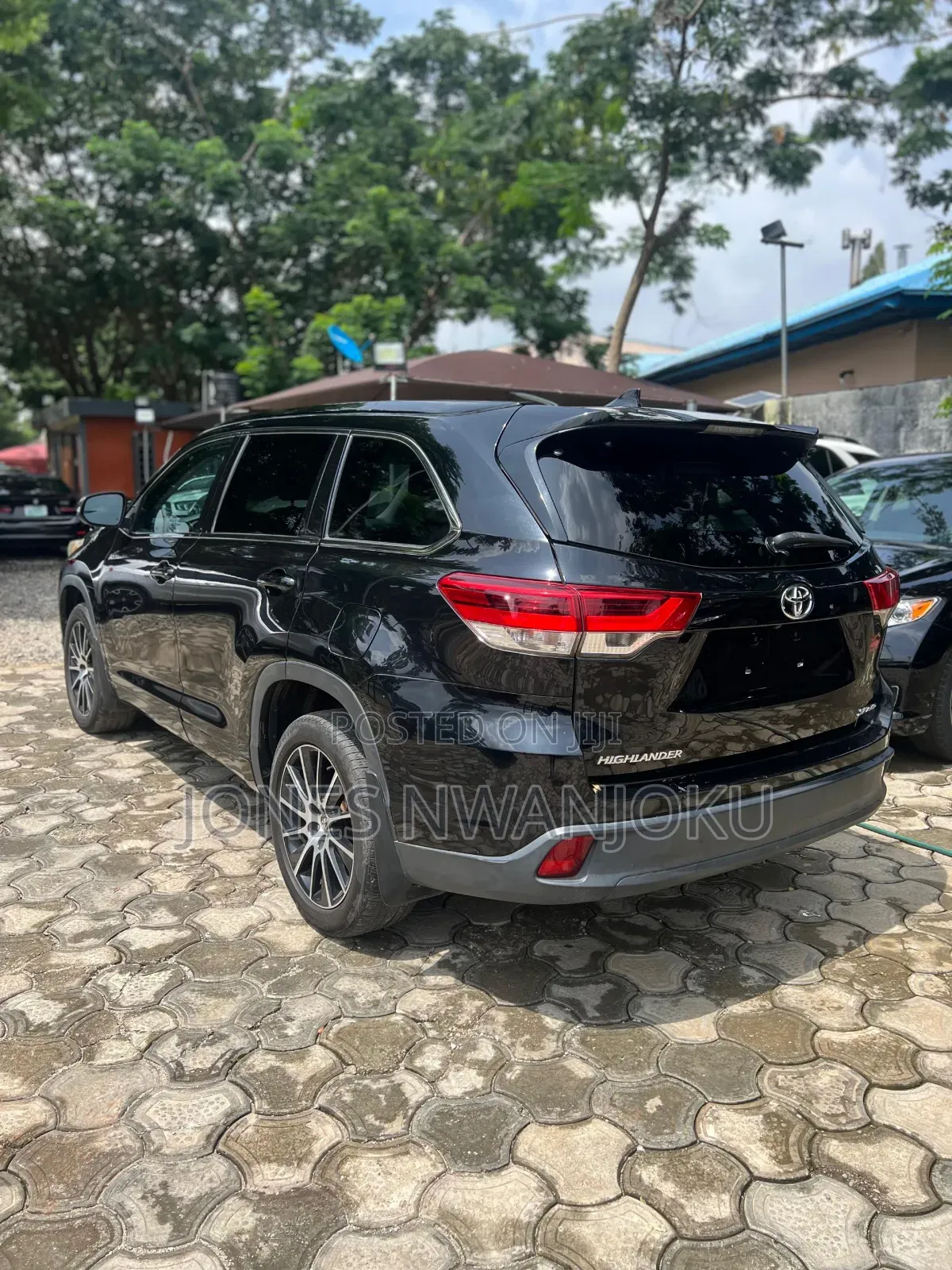 Toyota Highlander SE 4x4 V6 (3.5L 6cyl 8A) 2018 Black