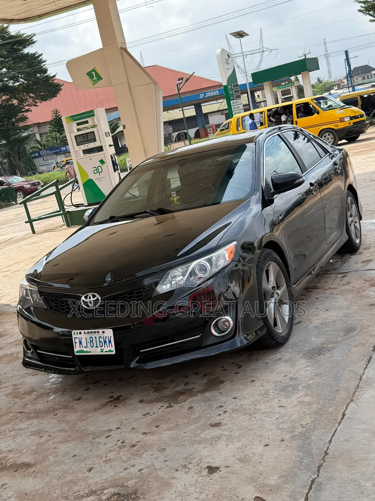 Toyota Camry SE 4dr Sedan (3.5L 6cyl 6A) 2014 Black