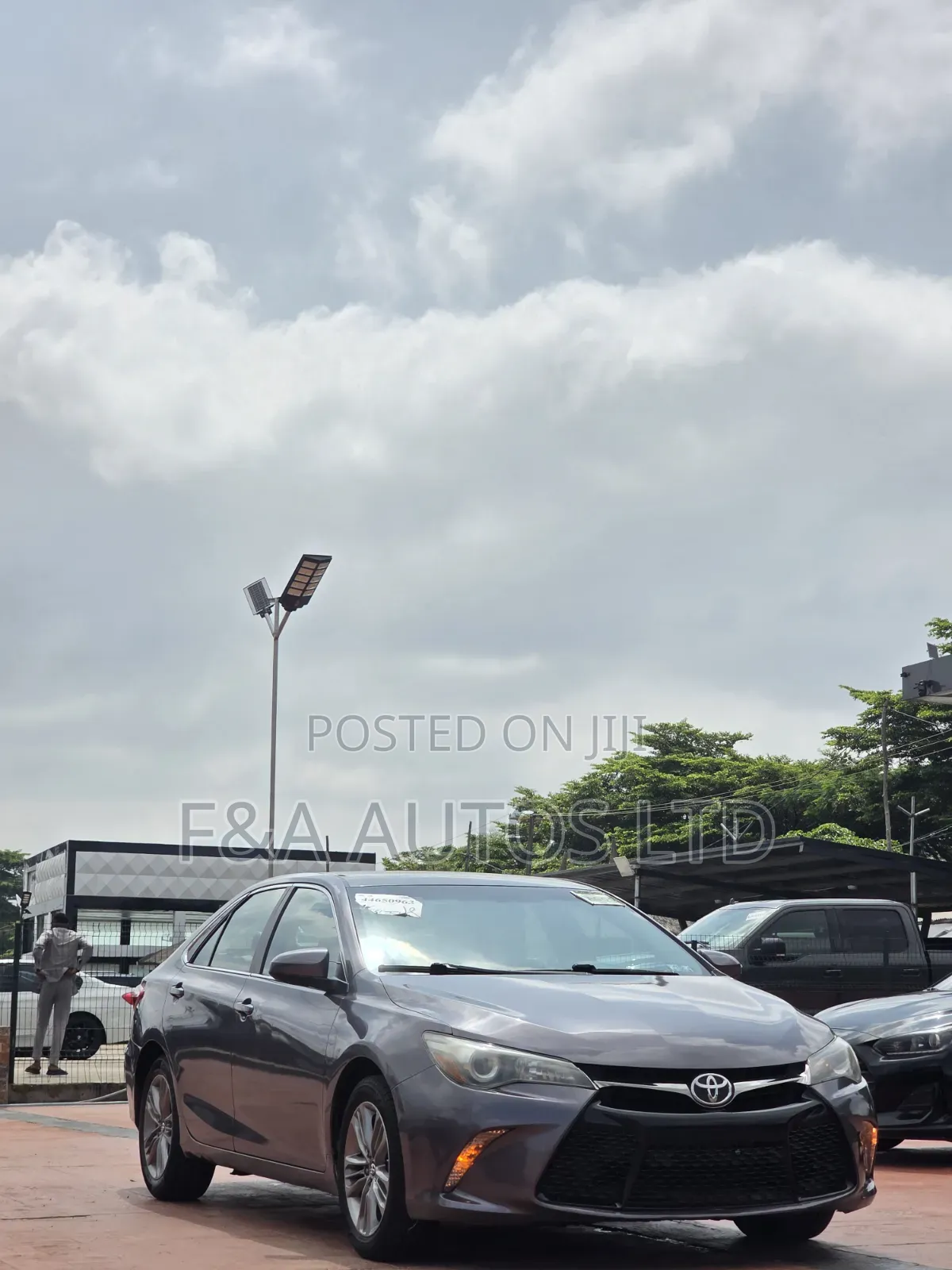 Toyota Camry SE 4dr Sedan (2.5L 4cyl 6A) 2015 Brown