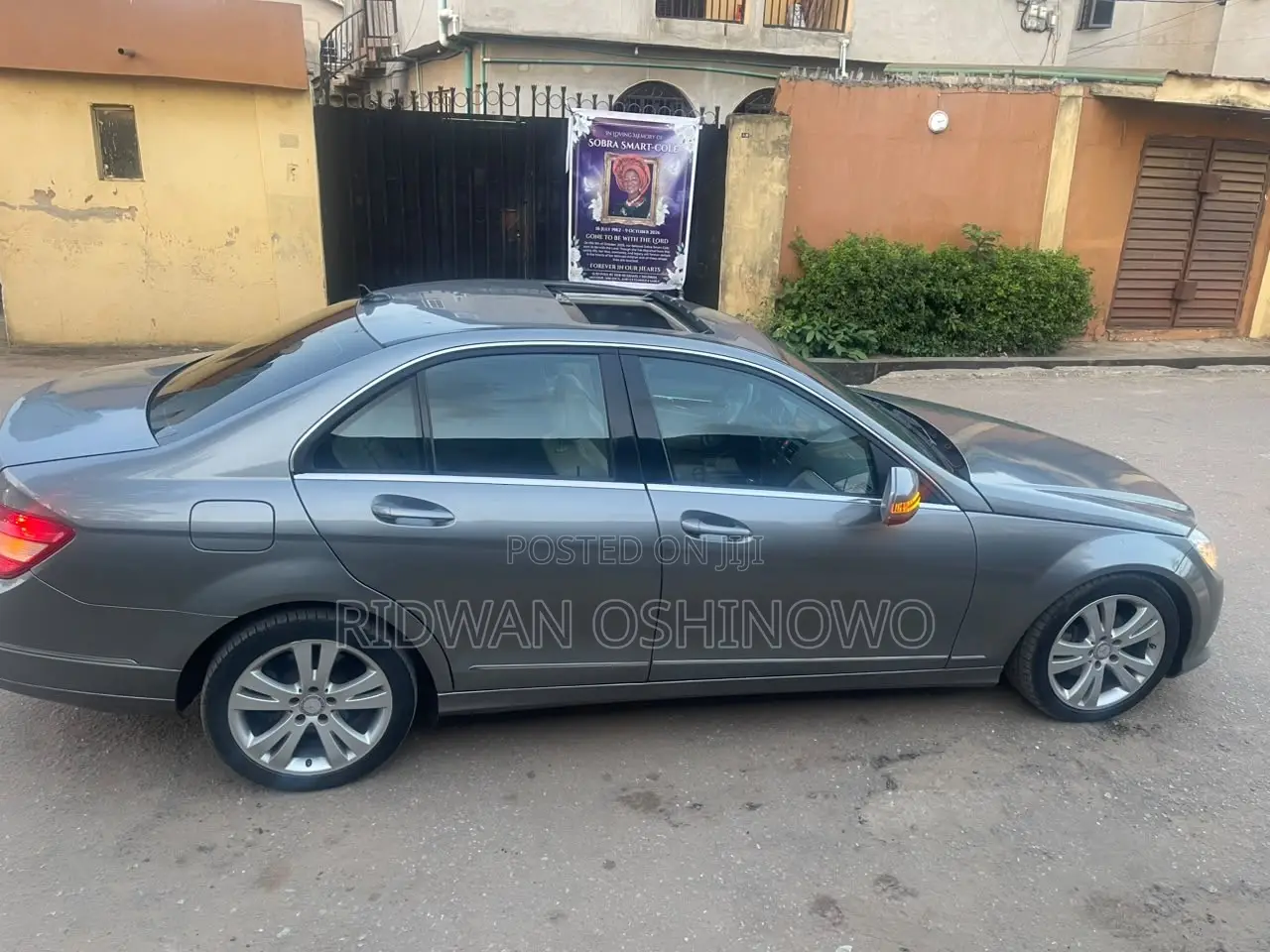 Mercedes-Benz C300 2010 Gray