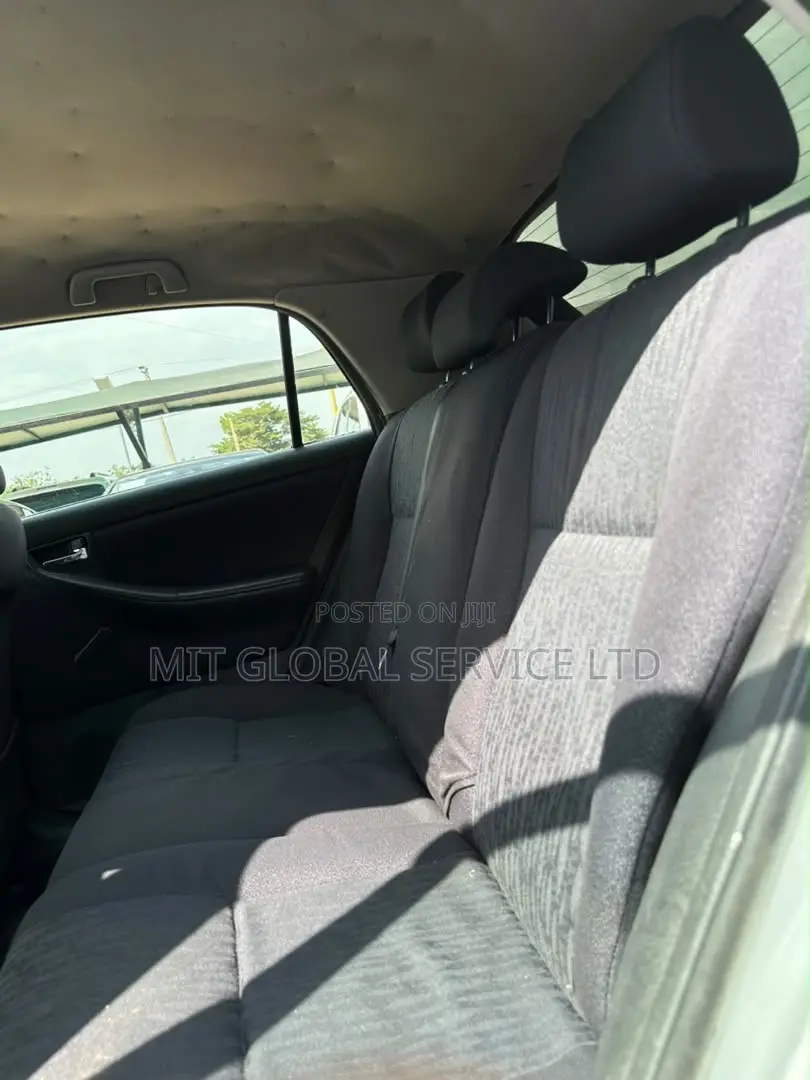 Toyota Corolla 2004 Silver