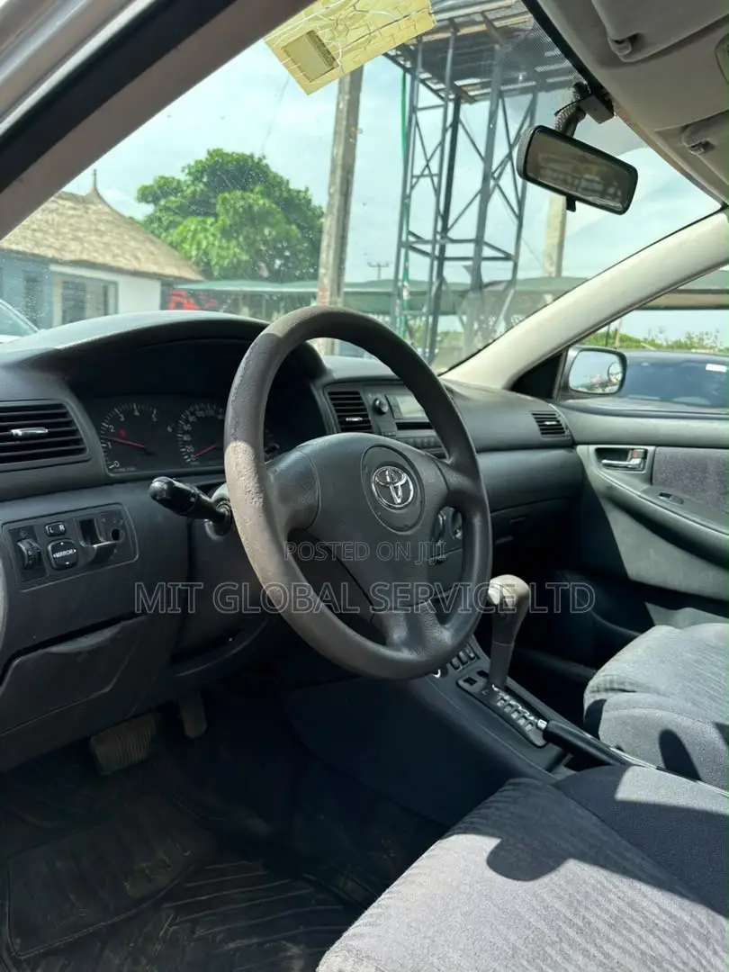 Toyota Corolla 2004 Silver
