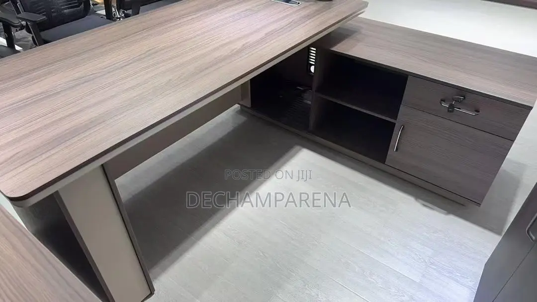 1.6 Office Table With Extension