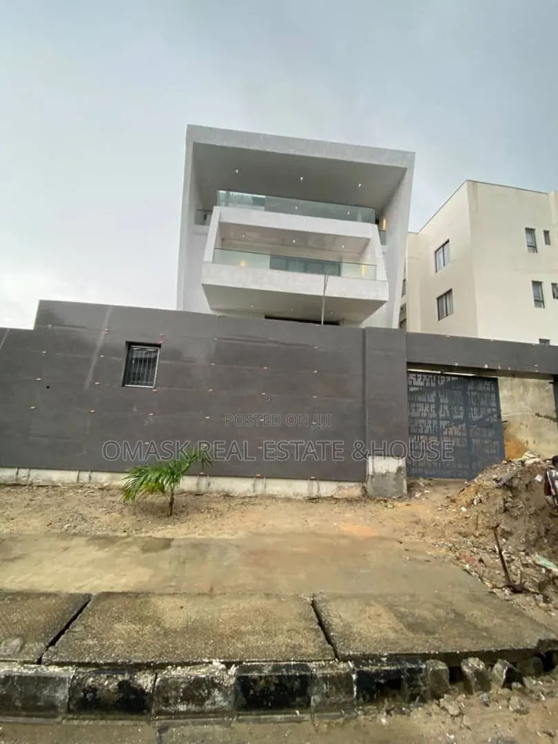 5bdrm Duplex in Banana Island for sale