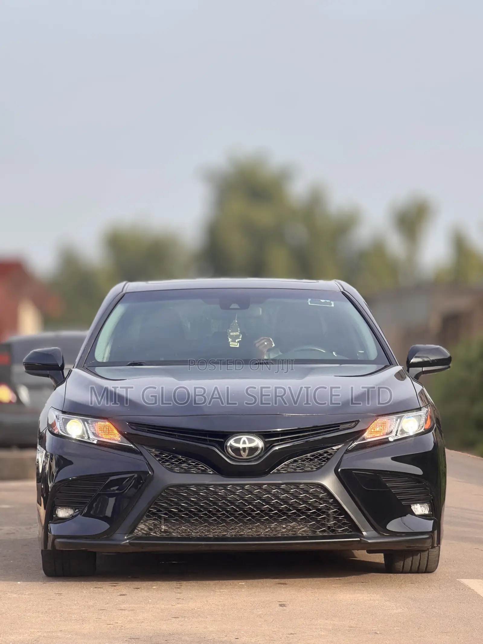 Toyota Camry SE FWD (2.5L 4cyl 8AM) 2018 Black