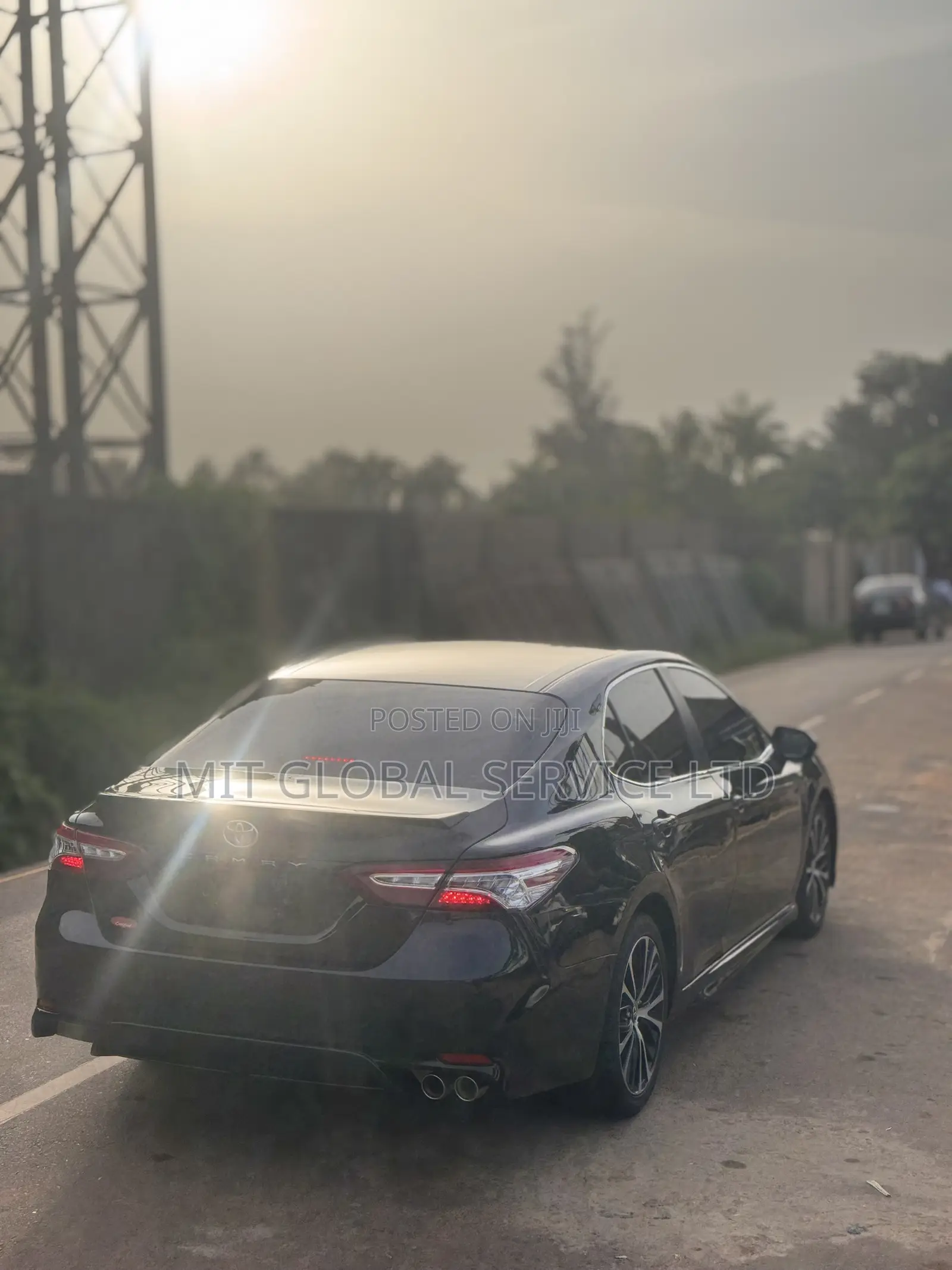 Toyota Camry SE FWD (2.5L 4cyl 8AM) 2018 Black