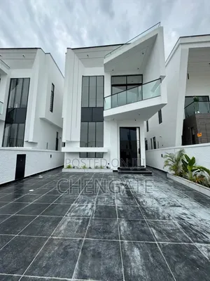 5bdrm Duplex in Chevron for sale