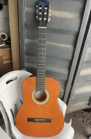 UK Used Classic Acoustic / Classical Guitar – Great Sound & Condition