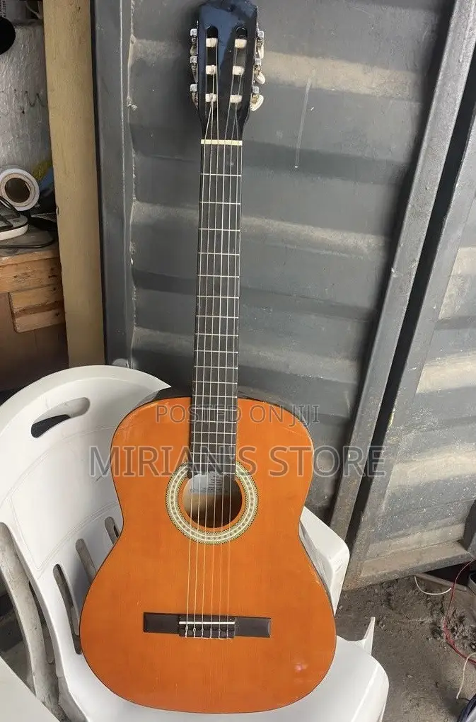 UK Used Classic Acoustic / Classical Guitar – Great Sound & Condition