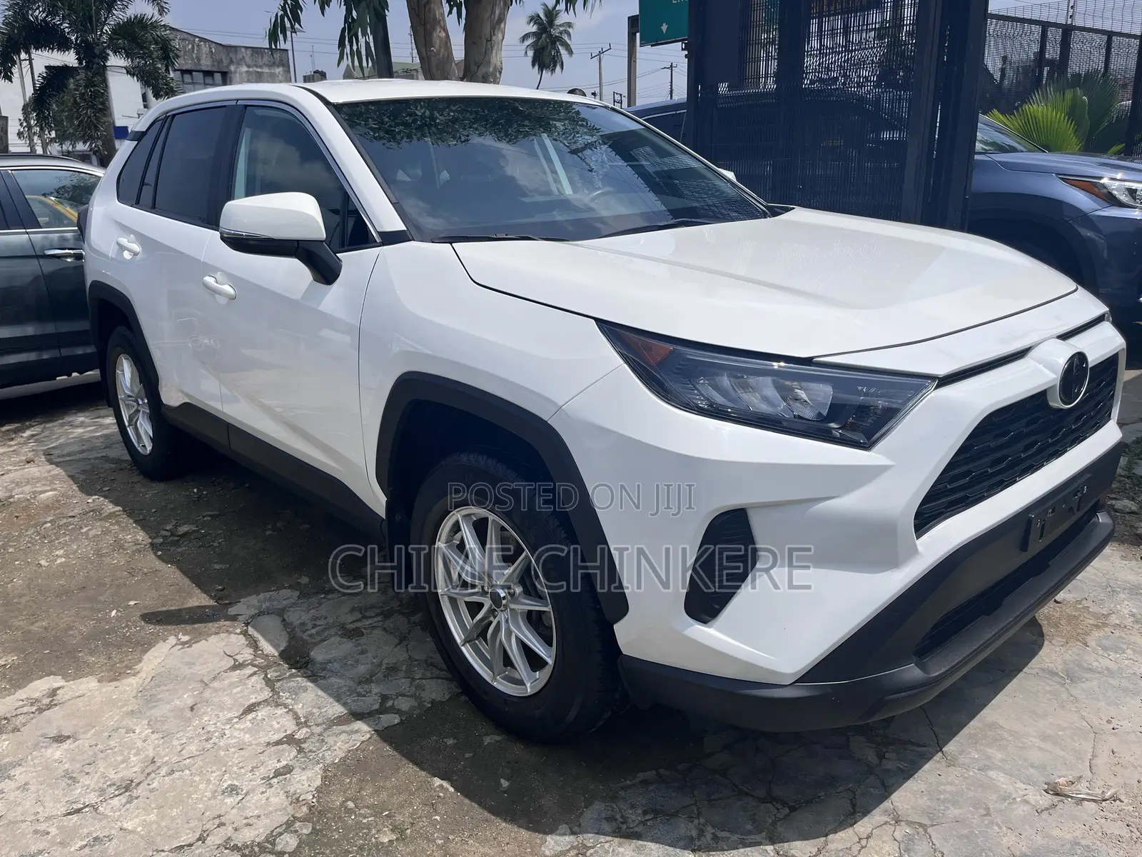 Toyota RAV4 LE 2025 White
