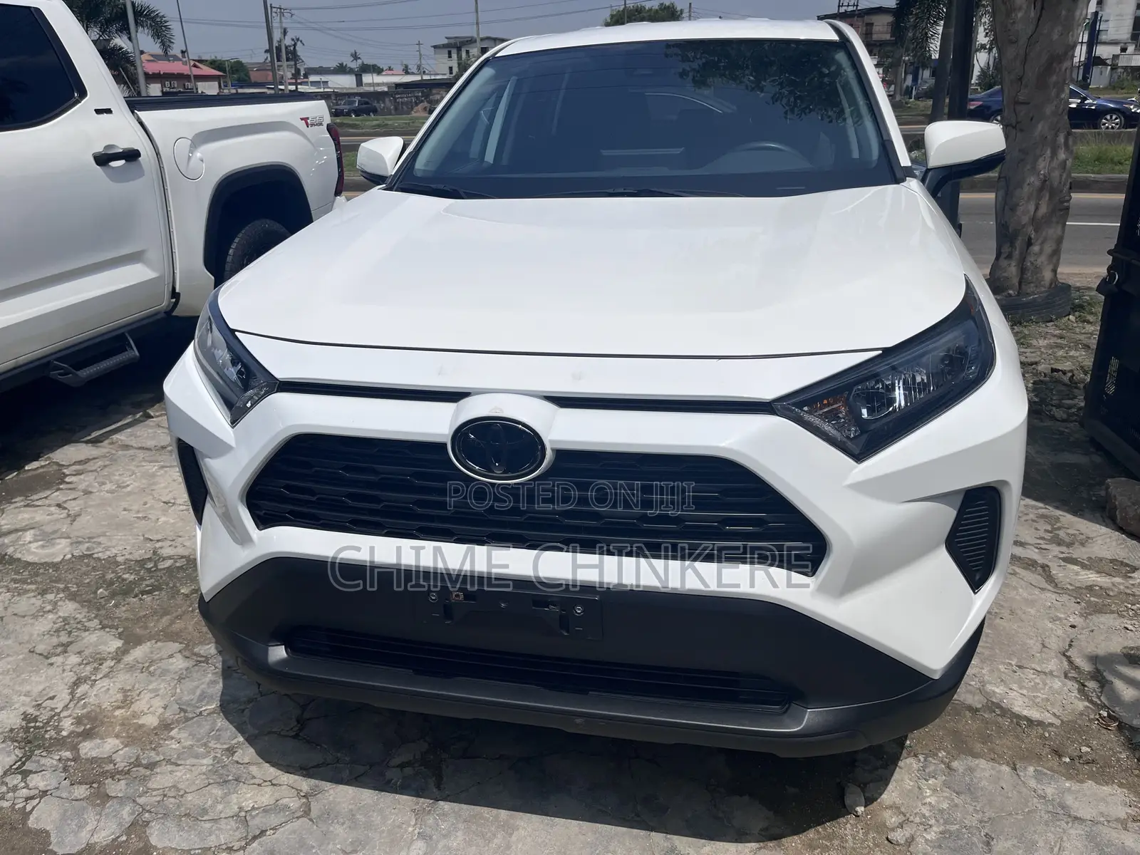 Toyota RAV4 LE 2025 White
