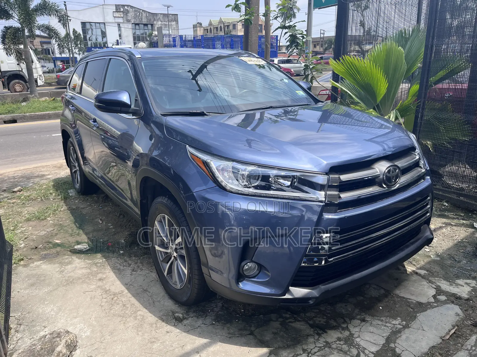 Toyota Highlander XLE 2019 Blue