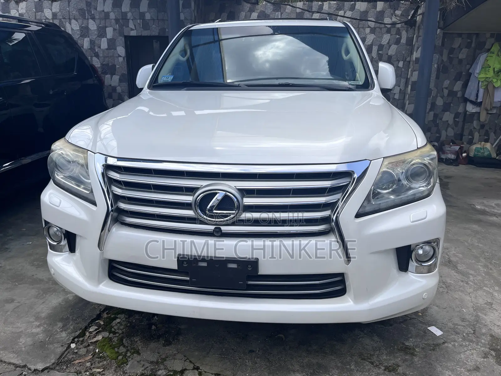Lexus LX 570 AWD 2013 White