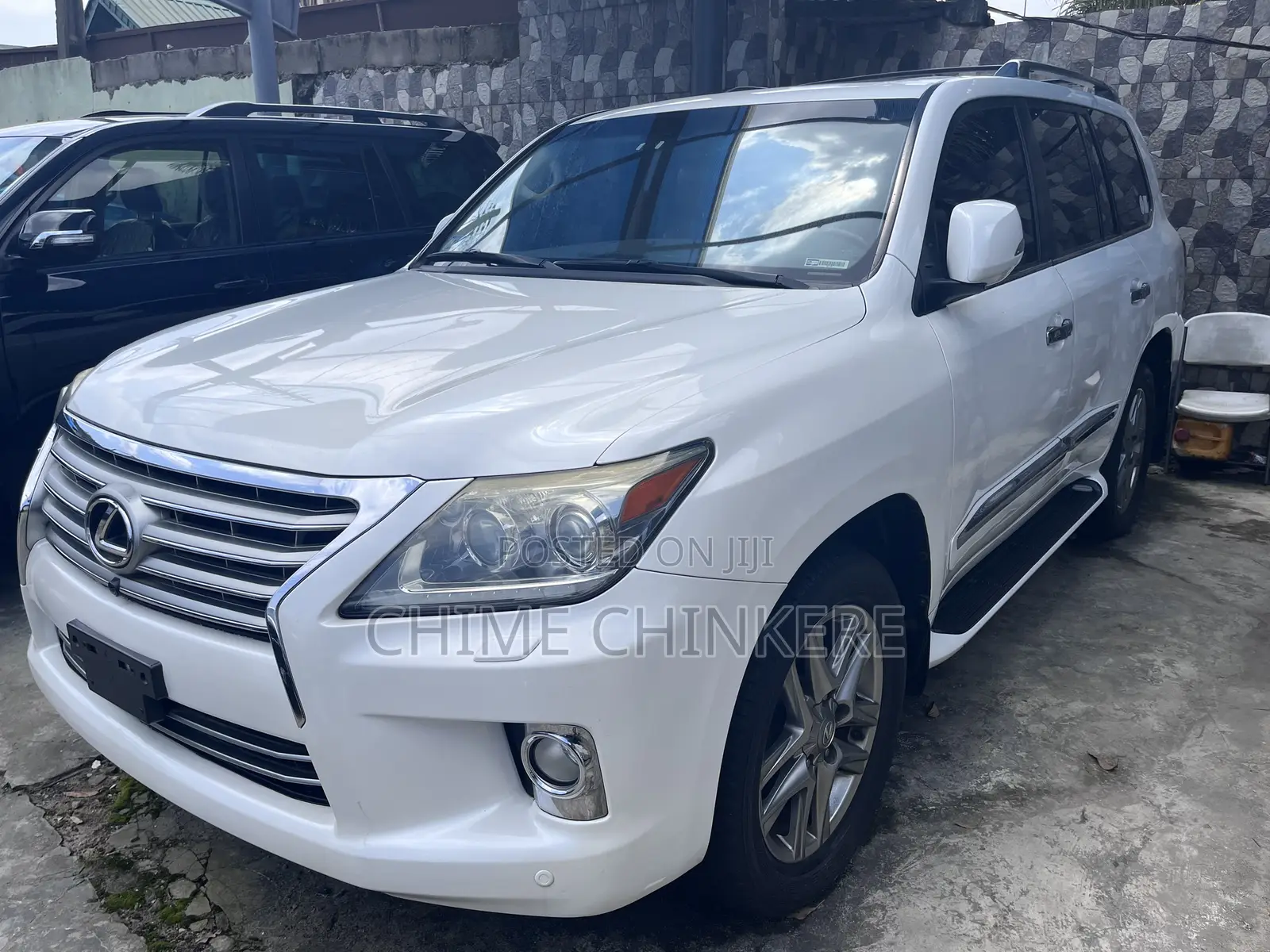 Lexus LX 570 AWD 2013 White
