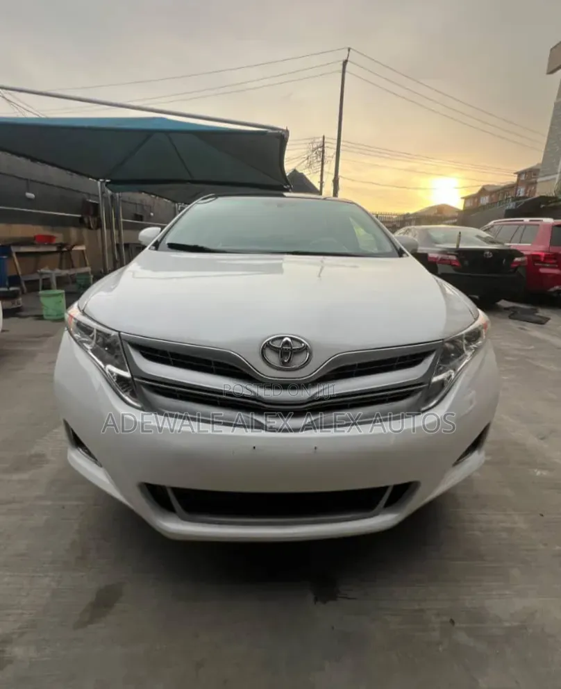 Toyota Venza 2010 White