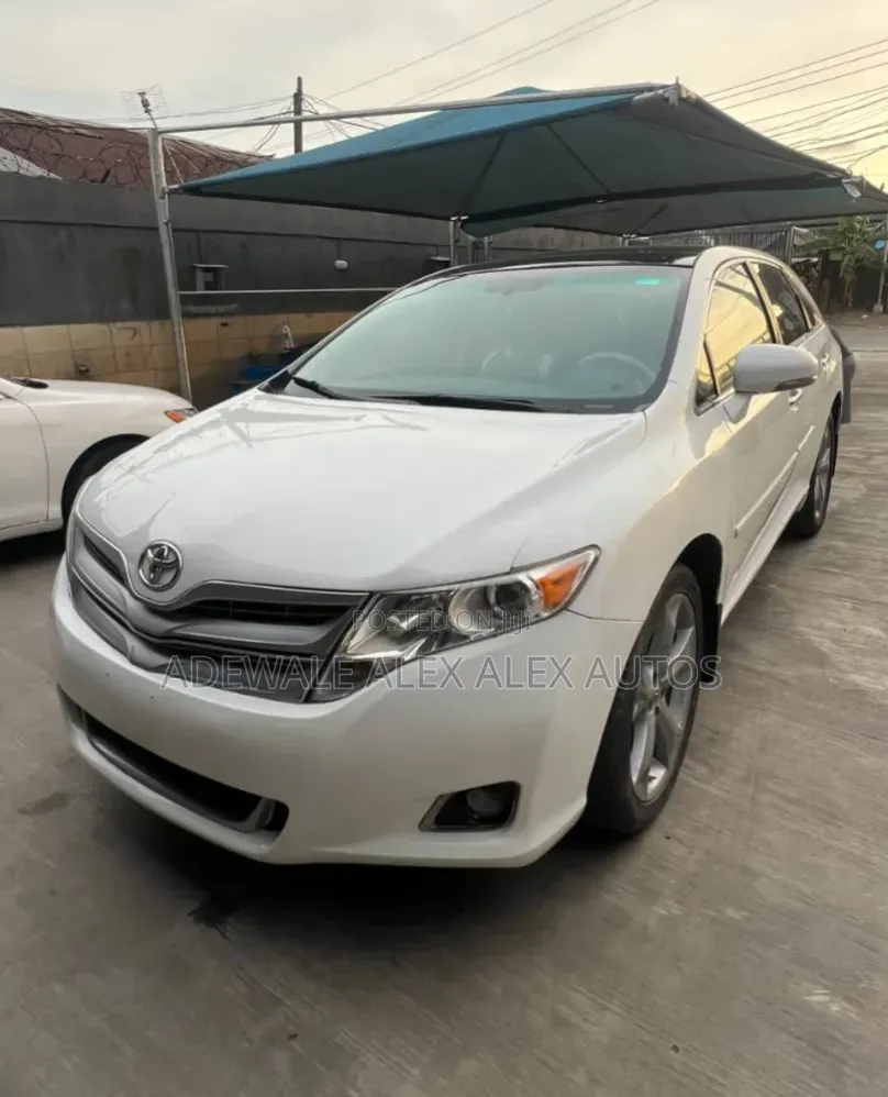 Toyota Venza 2010 White