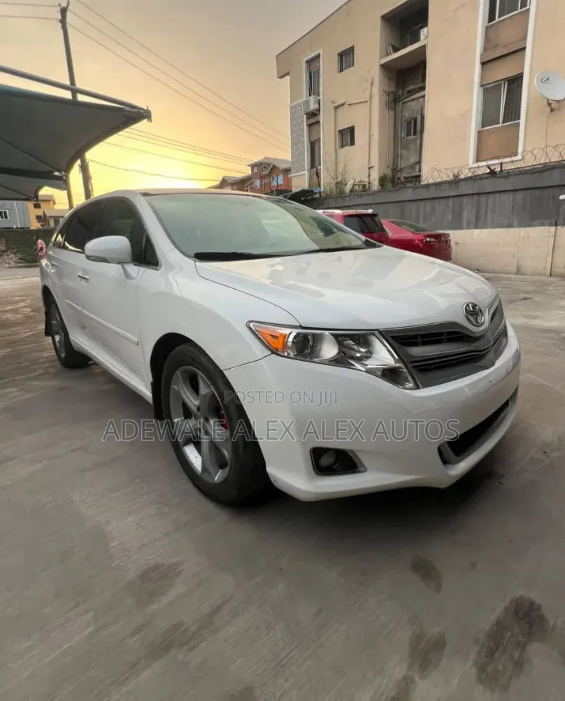 Toyota Venza 2010 White