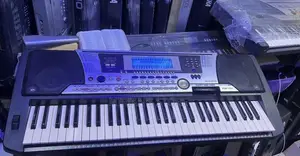 UK Used Yamaha PSR-550 61-Key Arranger Workstation Keyboard