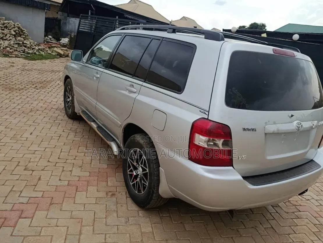 Toyota Highlander 2005 Silver