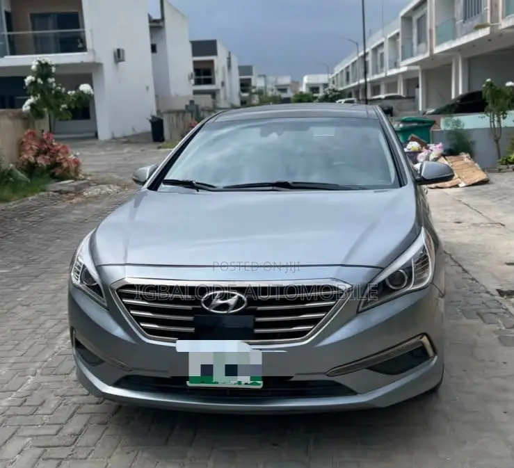 Hyundai Sonata Limited 4dr Sedan (2.4L 4cyl 6A) 2015 Gray